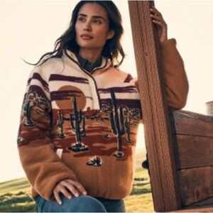 Wrangler Cactus Sherpa Pullover XL Desert design on front and wraps around back